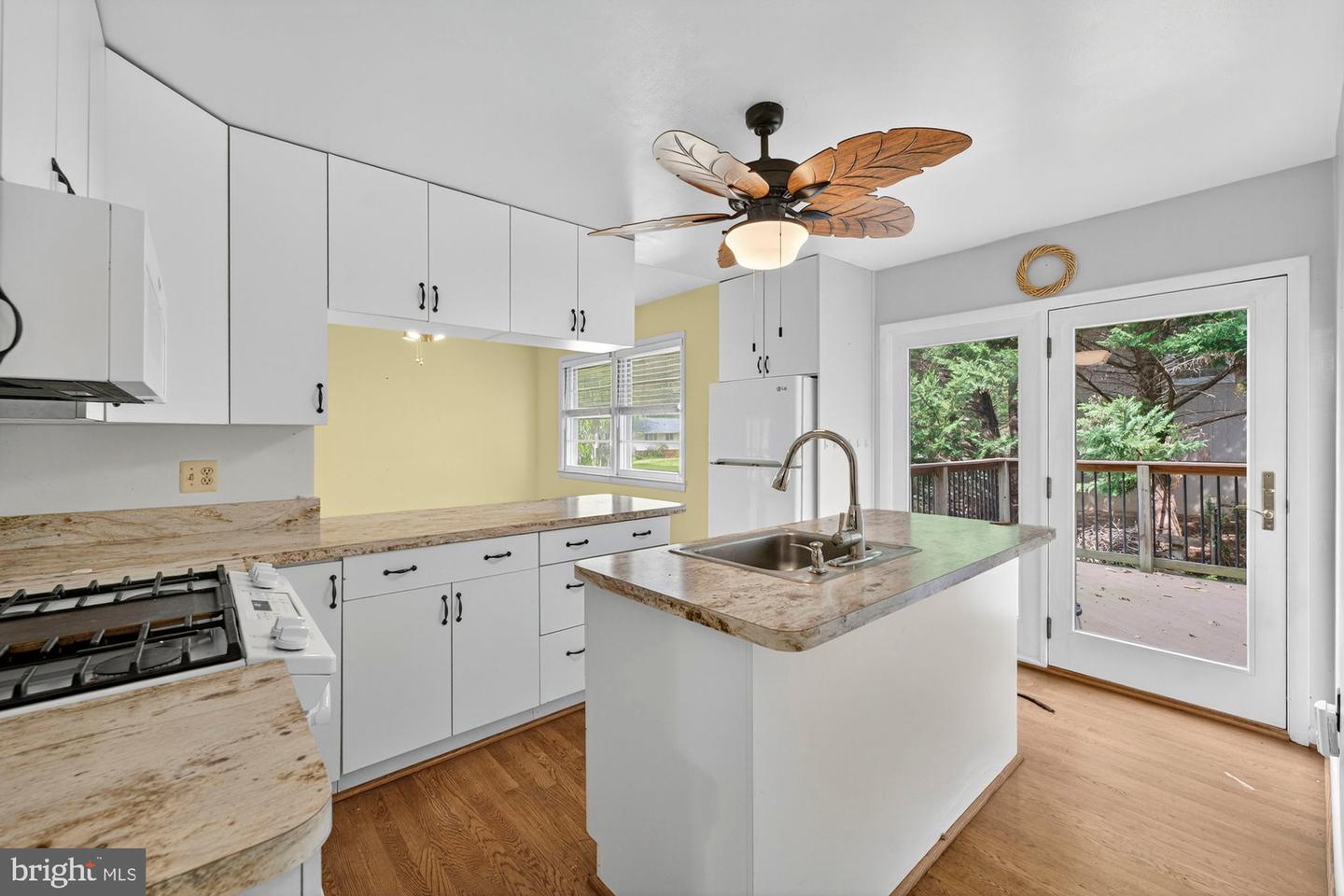 8612 COTTAGE ST SW, VIENNA, Virginia 22180, 4 Bedrooms Bedrooms, ,2 BathroomsBathrooms,Residential,For sale,8612 COTTAGE ST SW,VAFX2268630 MLS # VAFX2268630