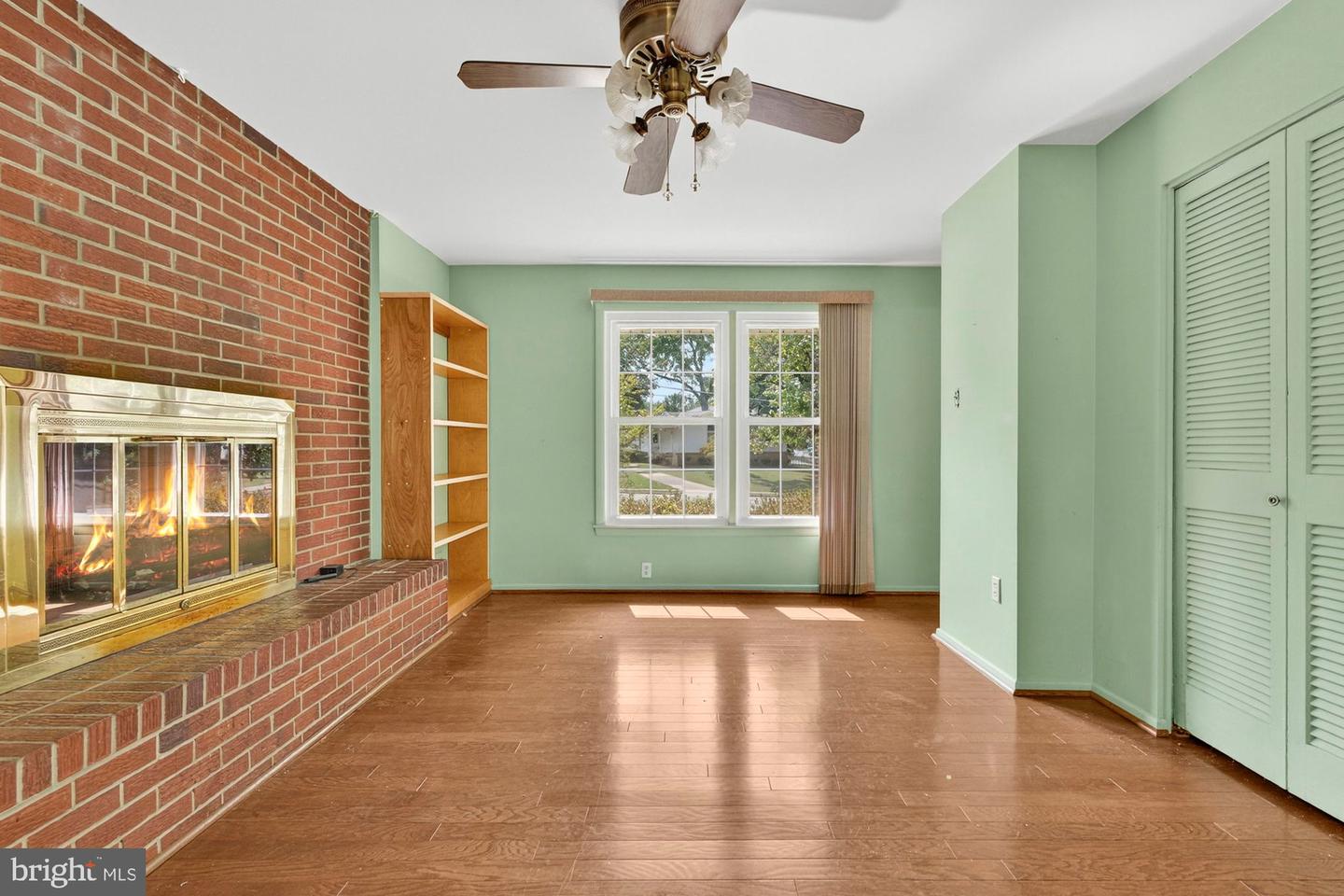 8612 COTTAGE ST SW, VIENNA, Virginia 22180, 4 Bedrooms Bedrooms, ,2 BathroomsBathrooms,Residential,For sale,8612 COTTAGE ST SW,VAFX2268630 MLS # VAFX2268630