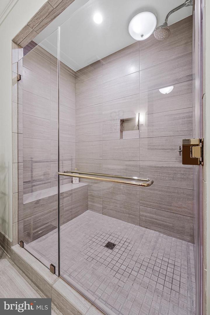 6900 FLEETWOOD RD #708, MCLEAN, Virginia 22101, 2 Bedrooms Bedrooms, ,2 BathroomsBathrooms,Residential,For sale,6900 FLEETWOOD RD #708,VAFX2268686 MLS # VAFX2268686