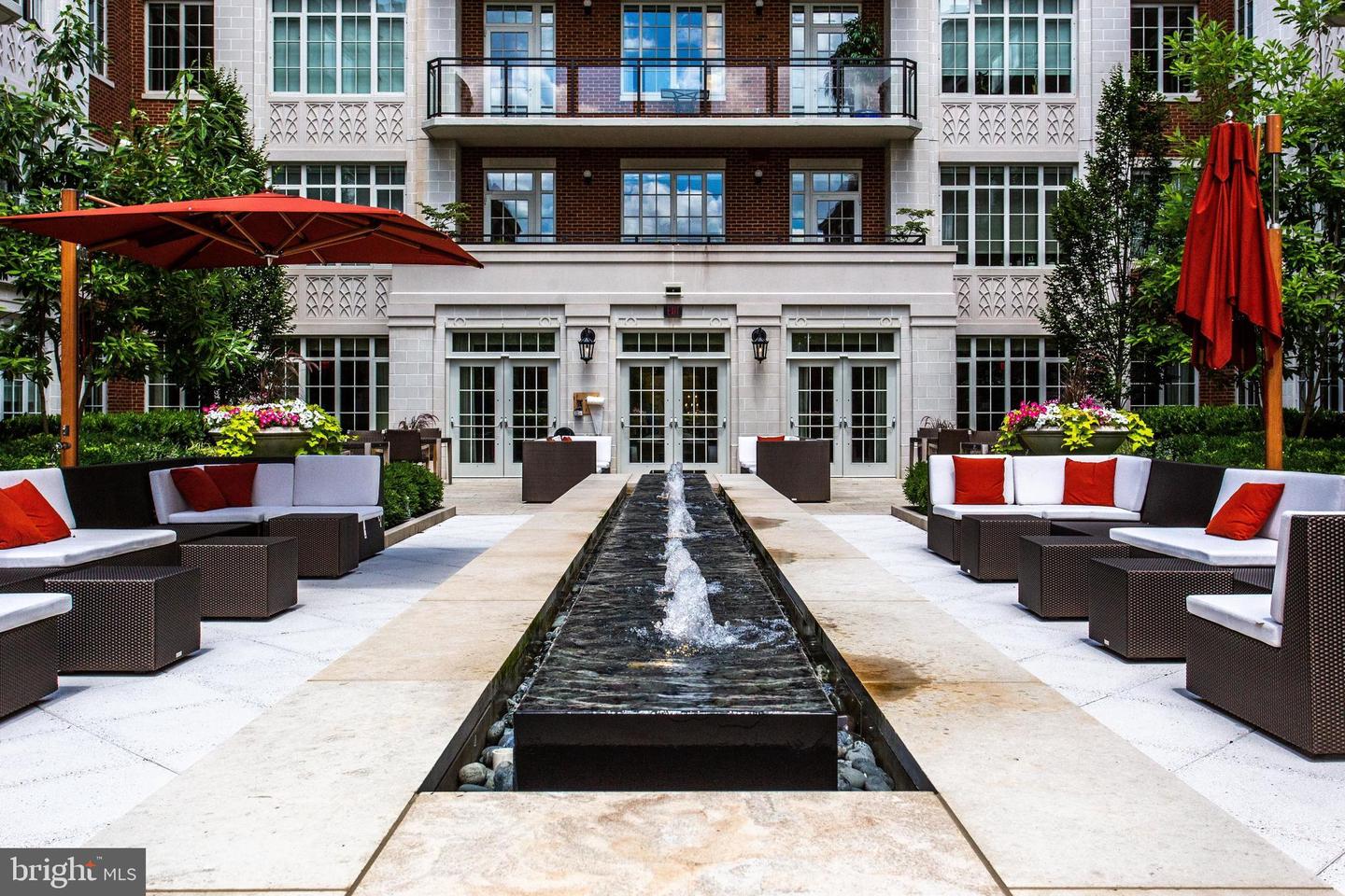 6900 FLEETWOOD RD #708, MCLEAN, Virginia 22101, 2 Bedrooms Bedrooms, ,2 BathroomsBathrooms,Residential,For sale,6900 FLEETWOOD RD #708,VAFX2268686 MLS # VAFX2268686