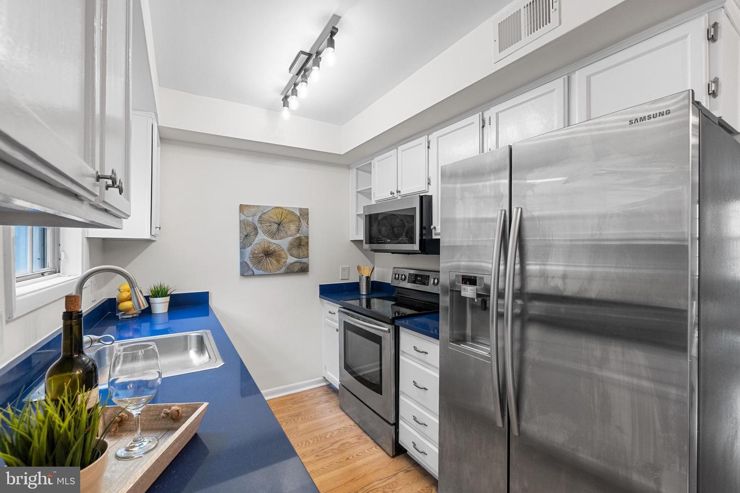2715 S WALTER REED DR #B, ARLINGTON, Virginia 22206, 2 Bedrooms Bedrooms, ,1 BathroomBathrooms,Residential,For sale,2715 S WALTER REED DR #B,VAAR2064062 MLS # VAAR2064062
