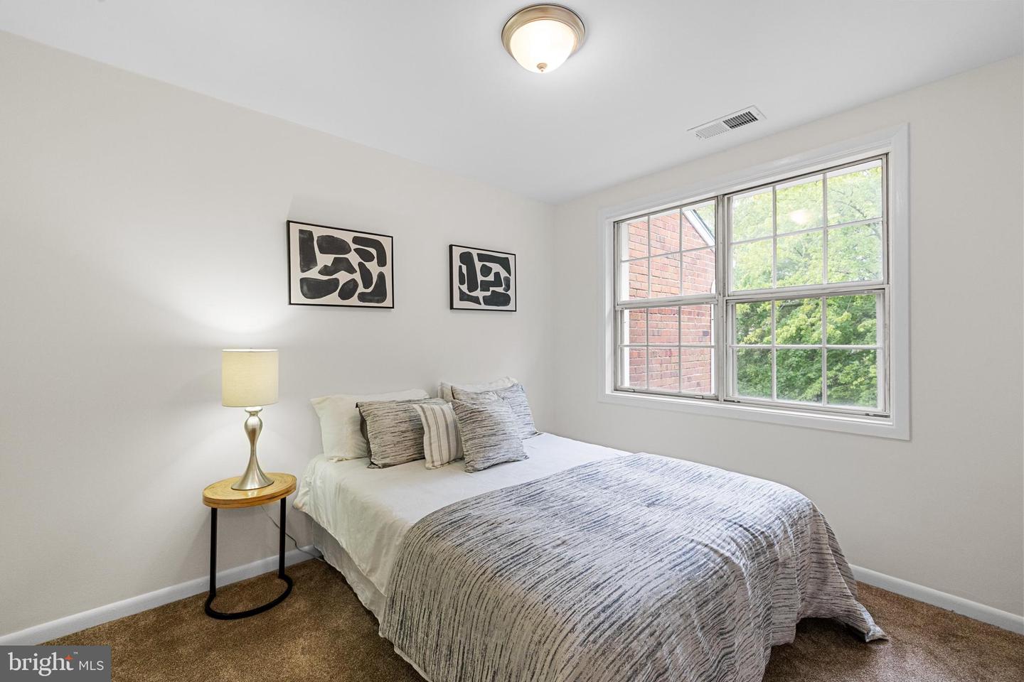 2715 S WALTER REED DR #B, ARLINGTON, Virginia 22206, 2 Bedrooms Bedrooms, ,1 BathroomBathrooms,Residential,For sale,2715 S WALTER REED DR #B,VAAR2064062 MLS # VAAR2064062