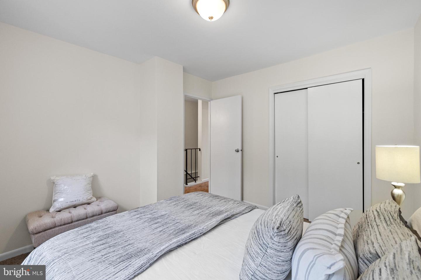 2715 S WALTER REED DR #B, ARLINGTON, Virginia 22206, 2 Bedrooms Bedrooms, ,1 BathroomBathrooms,Residential,For sale,2715 S WALTER REED DR #B,VAAR2064062 MLS # VAAR2064062