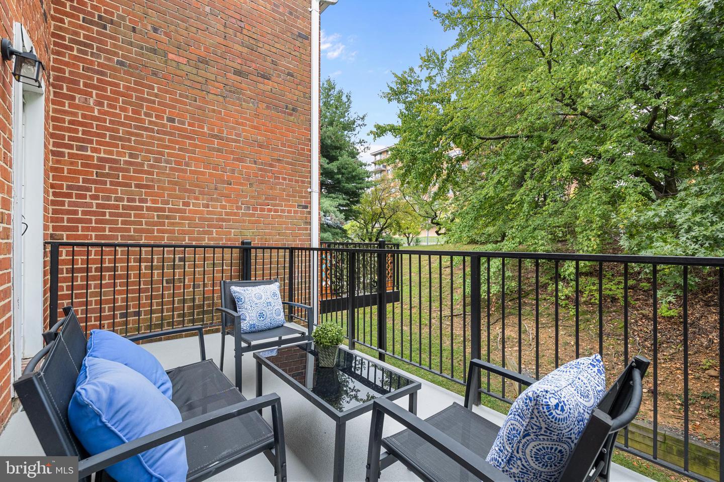 2715 S WALTER REED DR #B, ARLINGTON, Virginia 22206, 2 Bedrooms Bedrooms, ,1 BathroomBathrooms,Residential,For sale,2715 S WALTER REED DR #B,VAAR2064062 MLS # VAAR2064062