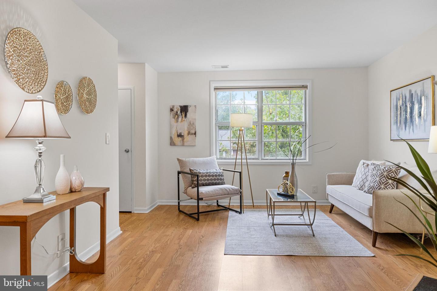 2715 S WALTER REED DR #B, ARLINGTON, Virginia 22206, 2 Bedrooms Bedrooms, ,1 BathroomBathrooms,Residential,For sale,2715 S WALTER REED DR #B,VAAR2064062 MLS # VAAR2064062