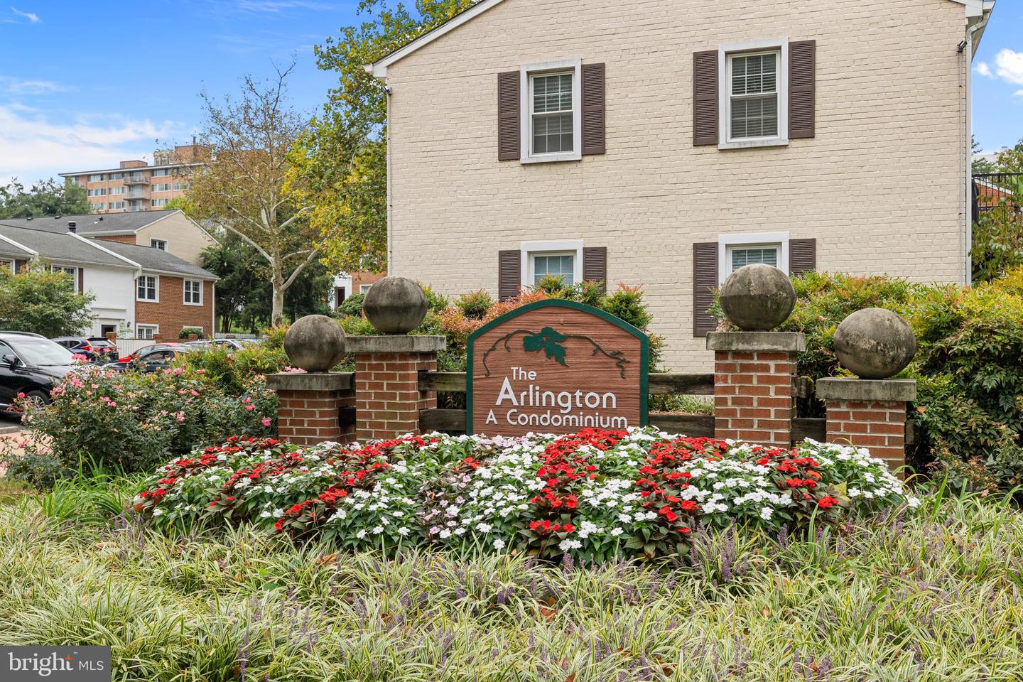 2715 S WALTER REED DR #B, ARLINGTON, Virginia 22206, 2 Bedrooms Bedrooms, ,1 BathroomBathrooms,Residential,For sale,2715 S WALTER REED DR #B,VAAR2064062 MLS # VAAR2064062