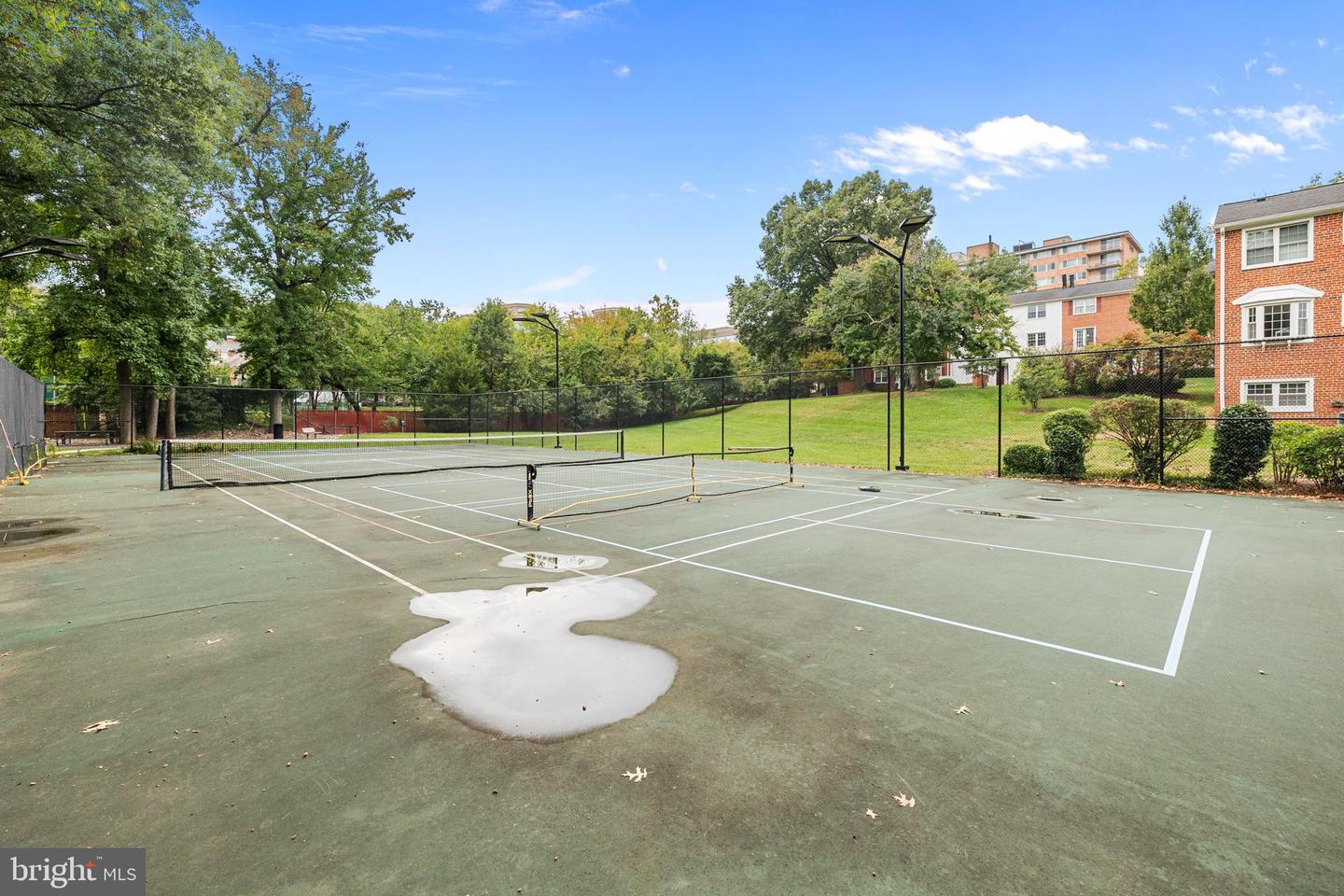 2715 S WALTER REED DR #B, ARLINGTON, Virginia 22206, 2 Bedrooms Bedrooms, ,1 BathroomBathrooms,Residential,For sale,2715 S WALTER REED DR #B,VAAR2064062 MLS # VAAR2064062