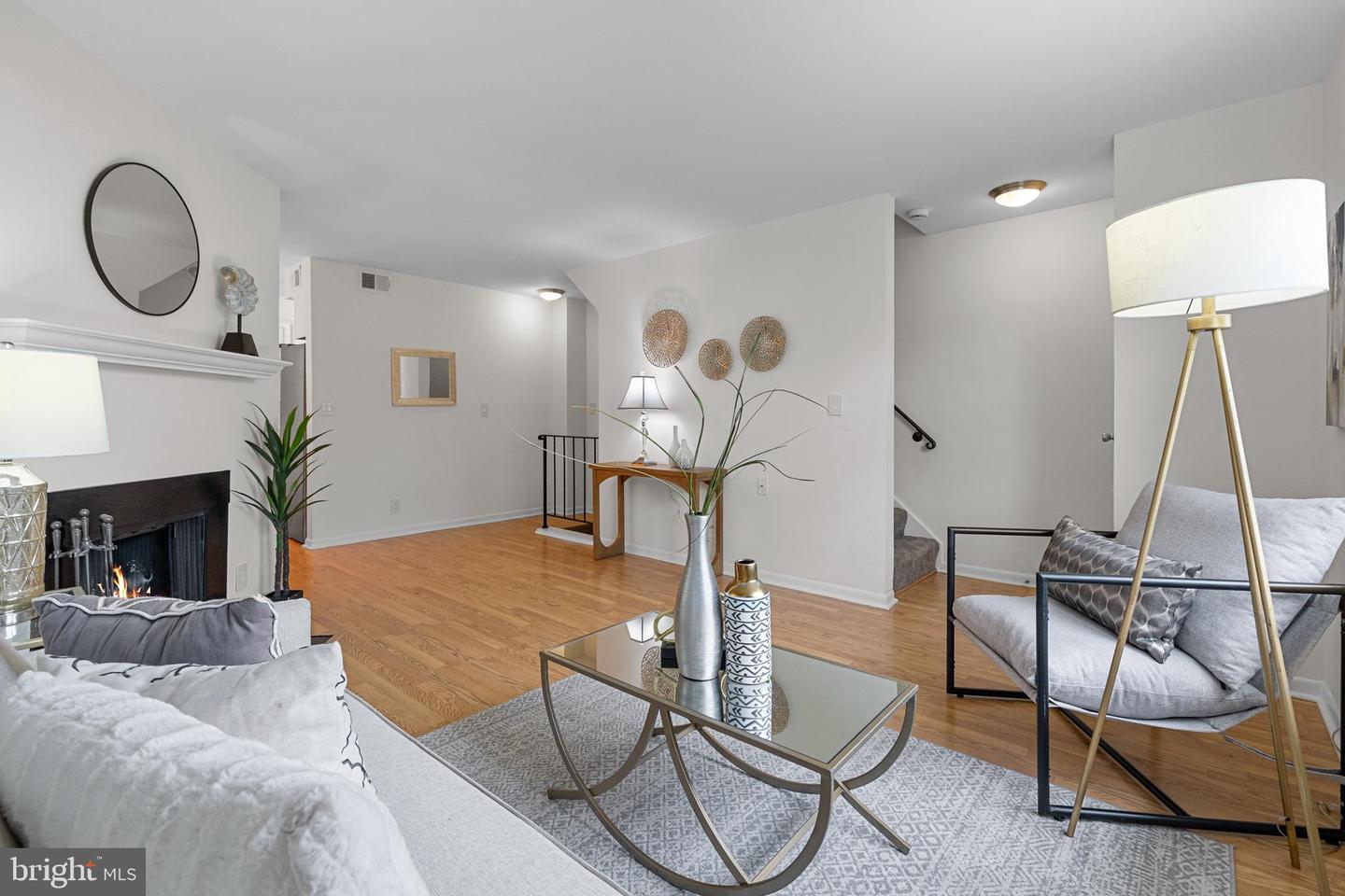 2715 S WALTER REED DR #B, ARLINGTON, Virginia 22206, 2 Bedrooms Bedrooms, ,1 BathroomBathrooms,Residential,For sale,2715 S WALTER REED DR #B,VAAR2064062 MLS # VAAR2064062