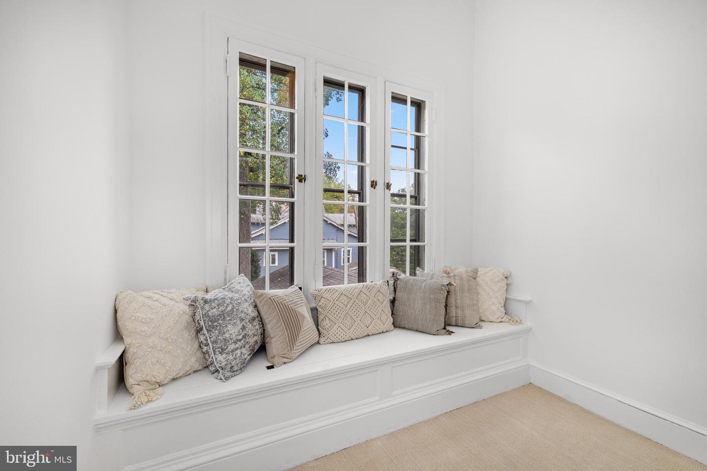 5410 NW 39TH ST NW, WASHINGTON, District Of Columbia 20015, 5 Bedrooms Bedrooms, ,4 BathroomsBathrooms,Residential,For sale,5410 NW 39TH ST NW,DCDC2223776 MLS # DCDC2223776