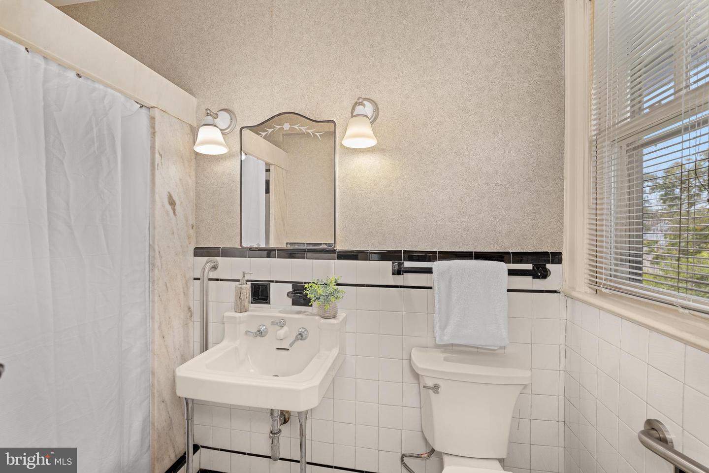 5410 NW 39TH ST NW, WASHINGTON, District Of Columbia 20015, 5 Bedrooms Bedrooms, ,4 BathroomsBathrooms,Residential,For sale,5410 NW 39TH ST NW,DCDC2223776 MLS # DCDC2223776
