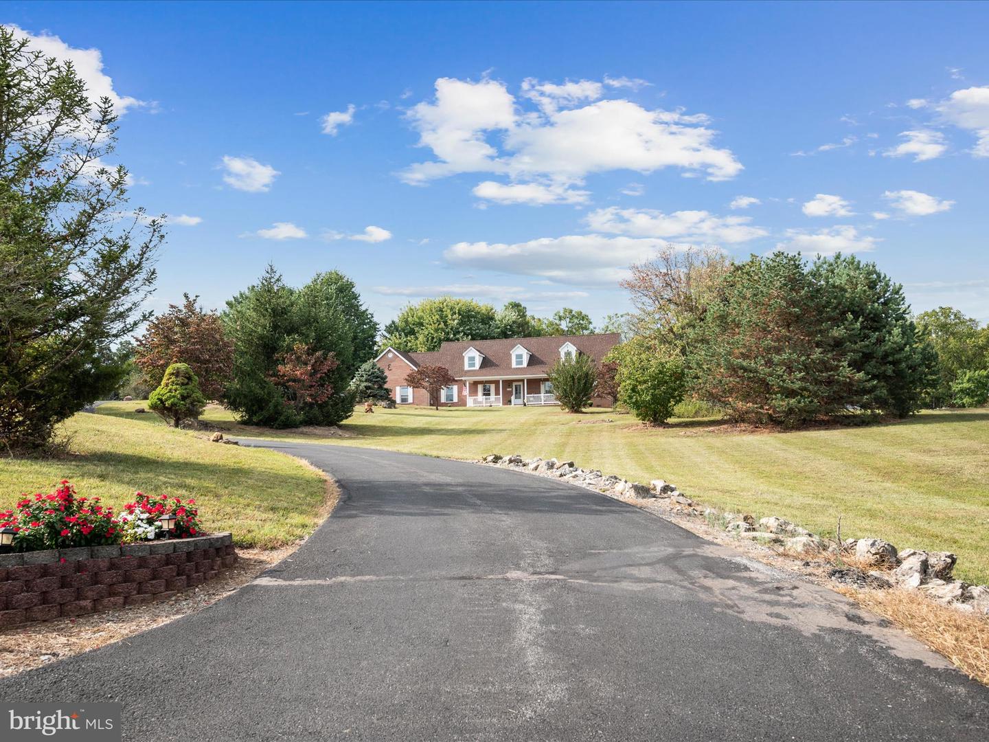 449 FAIRVIEW CIR, WOODSTOCK, Virginia 22664, 5 Bedrooms Bedrooms, 15 Rooms Rooms,3 BathroomsBathrooms,Residential,For sale,449 FAIRVIEW CIR,VASH2012610 MLS # VASH2012610