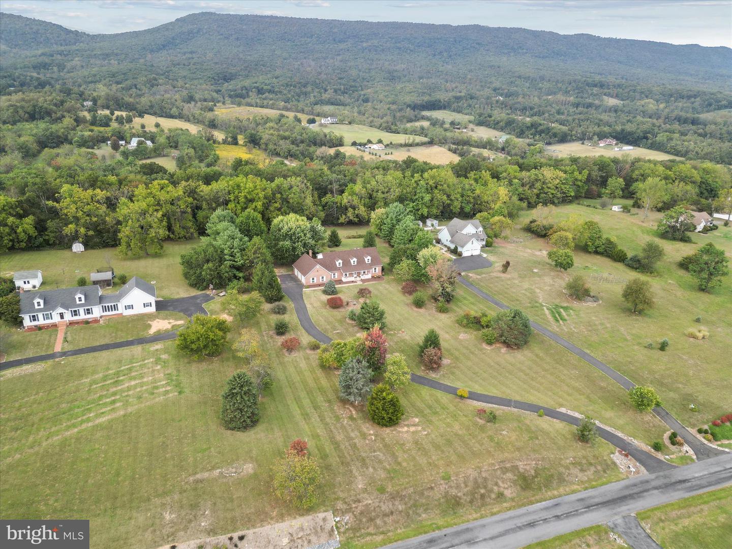 449 FAIRVIEW CIR, WOODSTOCK, Virginia 22664, 5 Bedrooms Bedrooms, 15 Rooms Rooms,3 BathroomsBathrooms,Residential,For sale,449 FAIRVIEW CIR,VASH2012610 MLS # VASH2012610