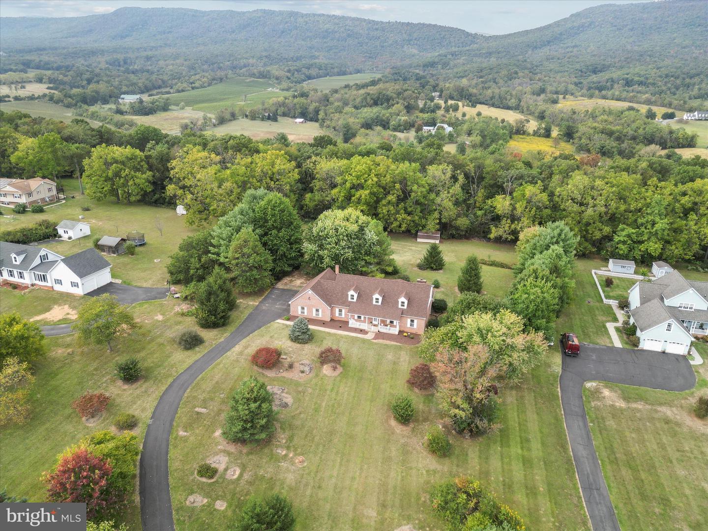 449 FAIRVIEW CIR, WOODSTOCK, Virginia 22664, 5 Bedrooms Bedrooms, 15 Rooms Rooms,3 BathroomsBathrooms,Residential,For sale,449 FAIRVIEW CIR,VASH2012610 MLS # VASH2012610