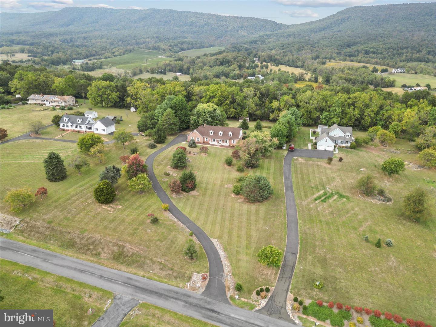 449 FAIRVIEW CIR, WOODSTOCK, Virginia 22664, 5 Bedrooms Bedrooms, 15 Rooms Rooms,3 BathroomsBathrooms,Residential,For sale,449 FAIRVIEW CIR,VASH2012610 MLS # VASH2012610