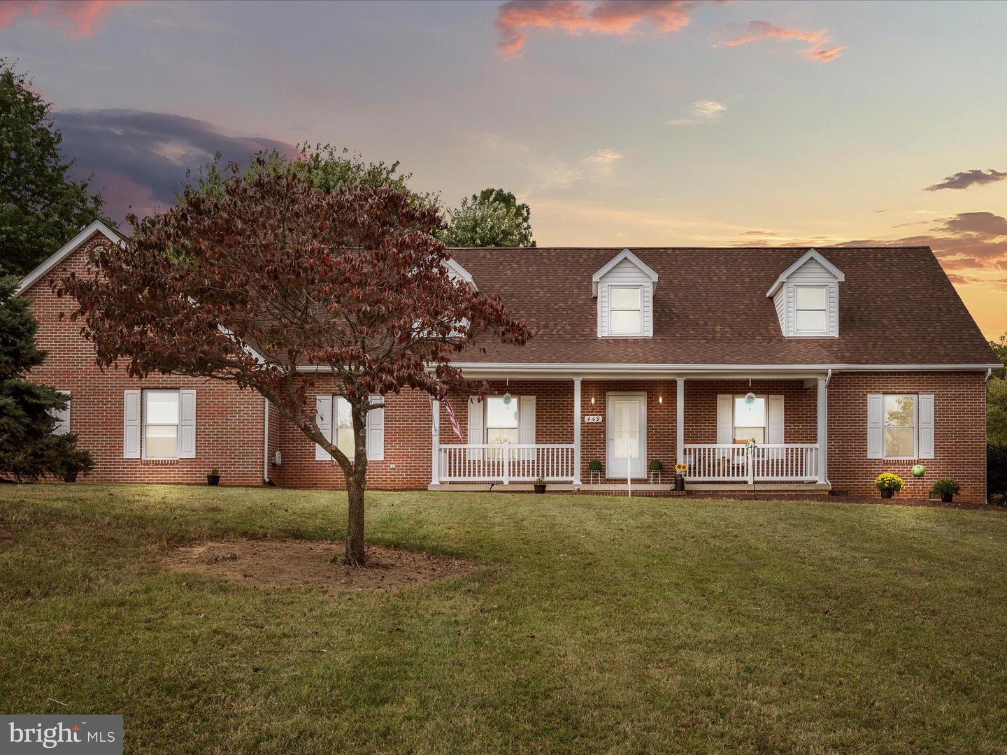 449 FAIRVIEW CIR, WOODSTOCK, Virginia 22664, 5 Bedrooms Bedrooms, 15 Rooms Rooms,3 BathroomsBathrooms,Residential,For sale,449 FAIRVIEW CIR,VASH2012610 MLS # VASH2012610