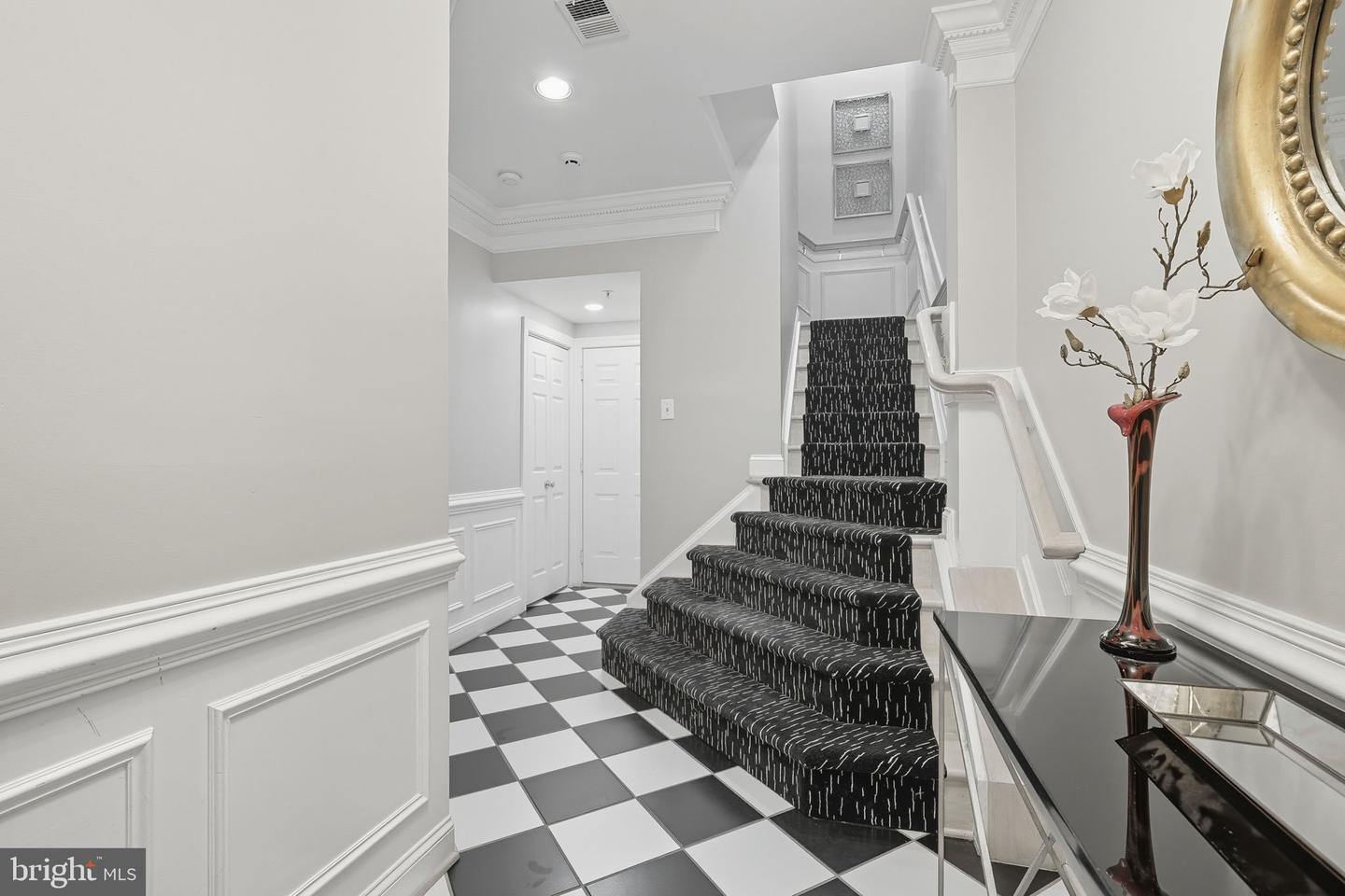 1044 N STAFFORD ST, ARLINGTON, Virginia 22201, 4 Bedrooms Bedrooms, ,3 BathroomsBathrooms,Residential,For sale,1044 N STAFFORD ST,VAAR2064090 MLS # VAAR2064090