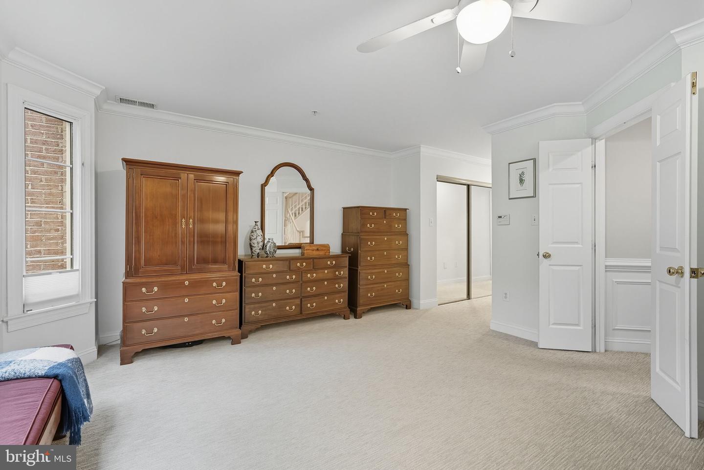 1044 N STAFFORD ST, ARLINGTON, Virginia 22201, 4 Bedrooms Bedrooms, ,3 BathroomsBathrooms,Residential,For sale,1044 N STAFFORD ST,VAAR2064090 MLS # VAAR2064090