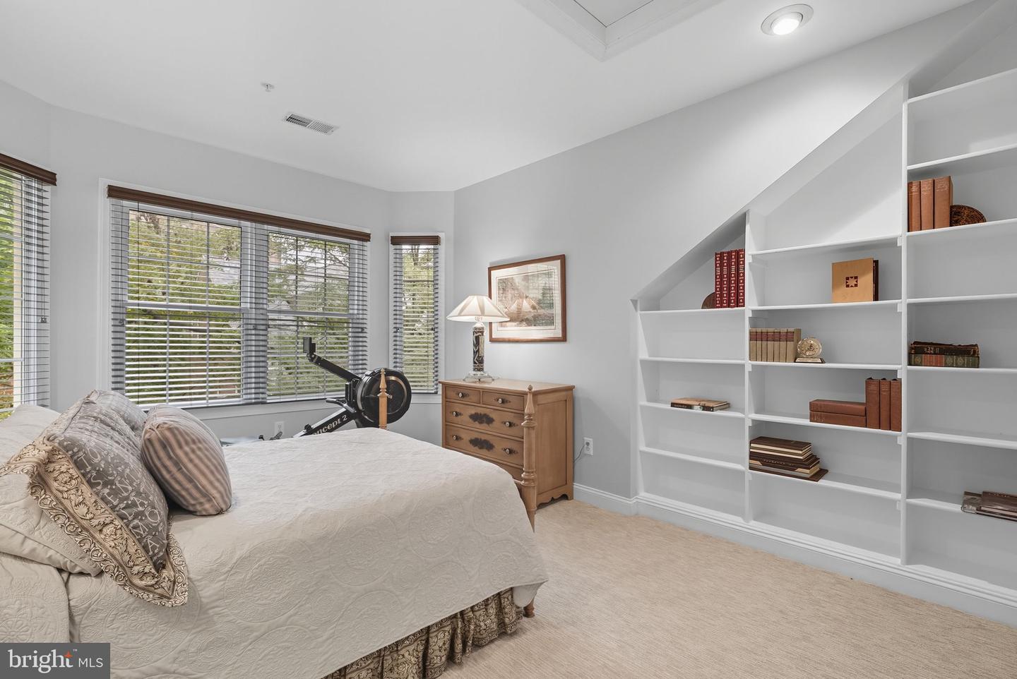 1044 N STAFFORD ST, ARLINGTON, Virginia 22201, 4 Bedrooms Bedrooms, ,3 BathroomsBathrooms,Residential,For sale,1044 N STAFFORD ST,VAAR2064090 MLS # VAAR2064090