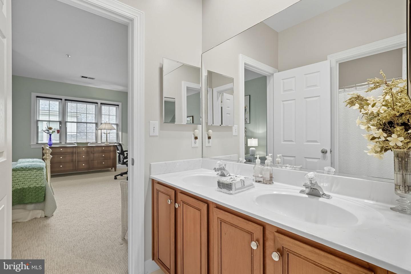 1044 N STAFFORD ST, ARLINGTON, Virginia 22201, 4 Bedrooms Bedrooms, ,3 BathroomsBathrooms,Residential,For sale,1044 N STAFFORD ST,VAAR2064090 MLS # VAAR2064090