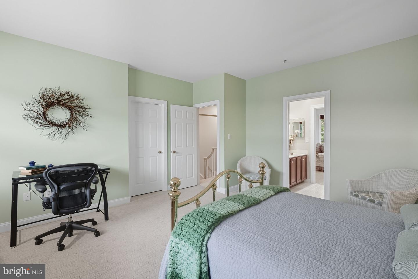 1044 N STAFFORD ST, ARLINGTON, Virginia 22201, 4 Bedrooms Bedrooms, ,3 BathroomsBathrooms,Residential,For sale,1044 N STAFFORD ST,VAAR2064090 MLS # VAAR2064090
