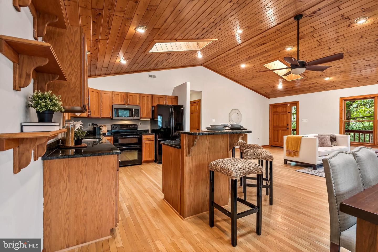 2906 RODGERS TER, HAYMARKET, Virginia 20169, 3 Bedrooms Bedrooms, ,3 BathroomsBathrooms,Residential,For sale,2906 RODGERS TER,VAPW2104622 MLS # VAPW2104622