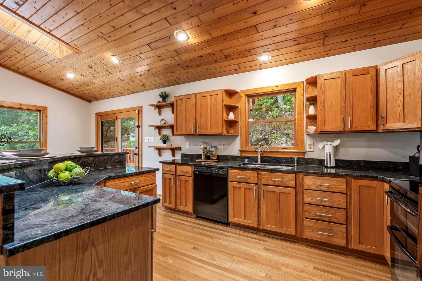 2906 RODGERS TER, HAYMARKET, Virginia 20169, 3 Bedrooms Bedrooms, ,3 BathroomsBathrooms,Residential,For sale,2906 RODGERS TER,VAPW2104622 MLS # VAPW2104622