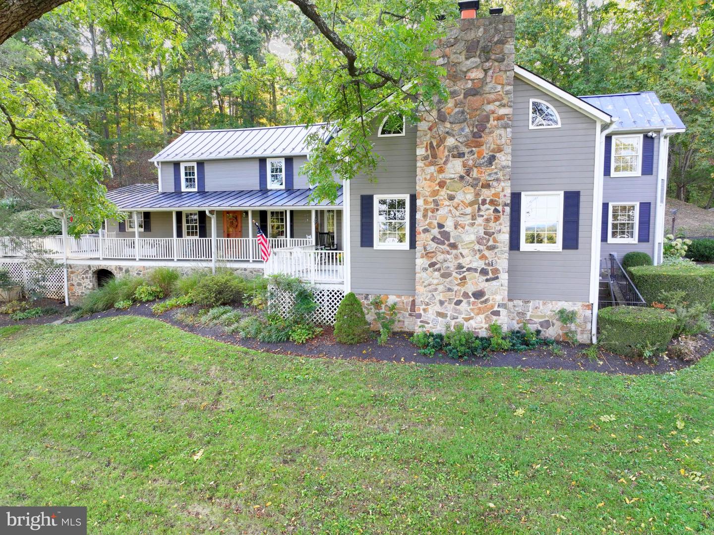 21539 OATLANDS RD, ALDIE, Virginia 20105, 4 Bedrooms Bedrooms, 7 Rooms Rooms,3 BathroomsBathrooms,Residential,For sale,21539 OATLANDS RD,VALO2107480 MLS # VALO2107480