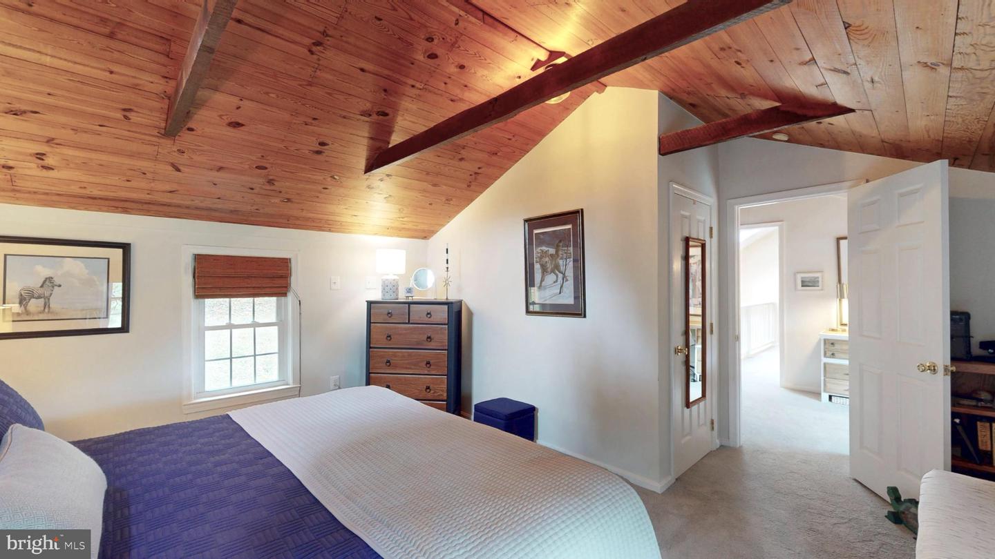 21539 OATLANDS RD, ALDIE, Virginia 20105, 4 Bedrooms Bedrooms, 7 Rooms Rooms,3 BathroomsBathrooms,Residential,For sale,21539 OATLANDS RD,VALO2107480 MLS # VALO2107480