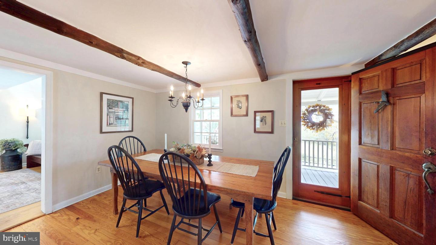 21539 OATLANDS RD, ALDIE, Virginia 20105, 4 Bedrooms Bedrooms, 7 Rooms Rooms,3 BathroomsBathrooms,Residential,For sale,21539 OATLANDS RD,VALO2107480 MLS # VALO2107480