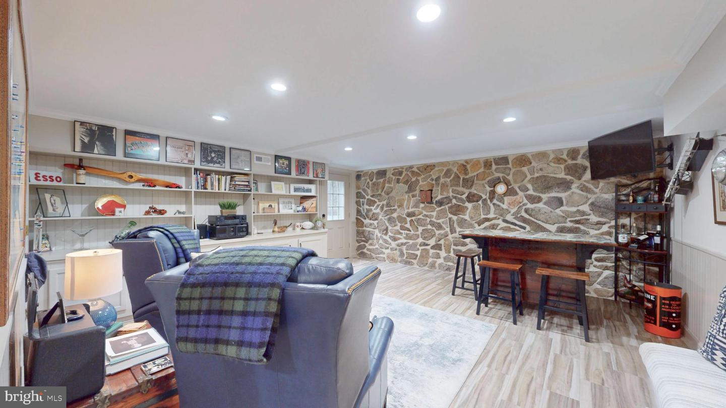 21539 OATLANDS RD, ALDIE, Virginia 20105, 4 Bedrooms Bedrooms, 7 Rooms Rooms,3 BathroomsBathrooms,Residential,For sale,21539 OATLANDS RD,VALO2107480 MLS # VALO2107480