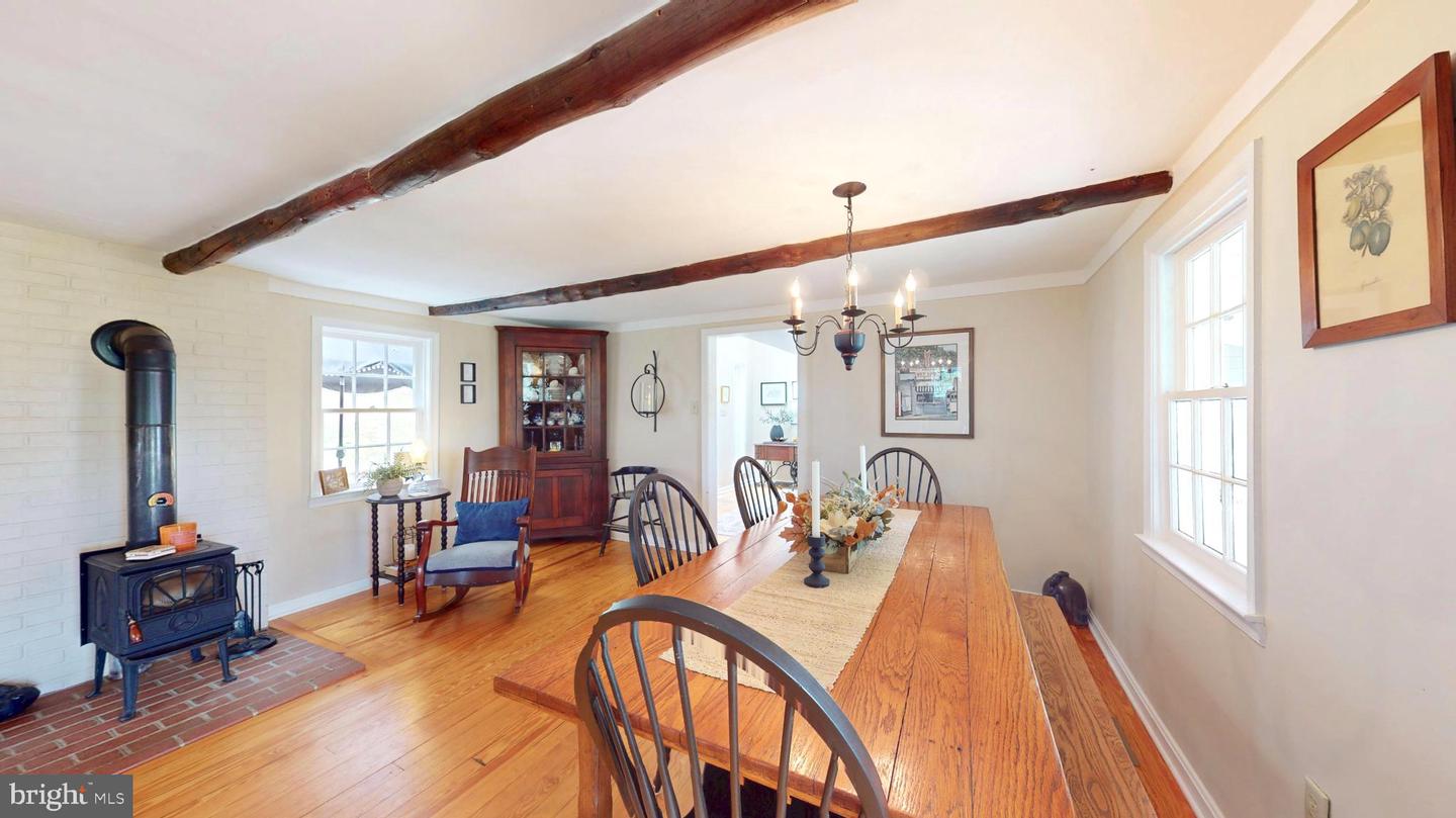 21539 OATLANDS RD, ALDIE, Virginia 20105, 4 Bedrooms Bedrooms, 7 Rooms Rooms,3 BathroomsBathrooms,Residential,For sale,21539 OATLANDS RD,VALO2107480 MLS # VALO2107480