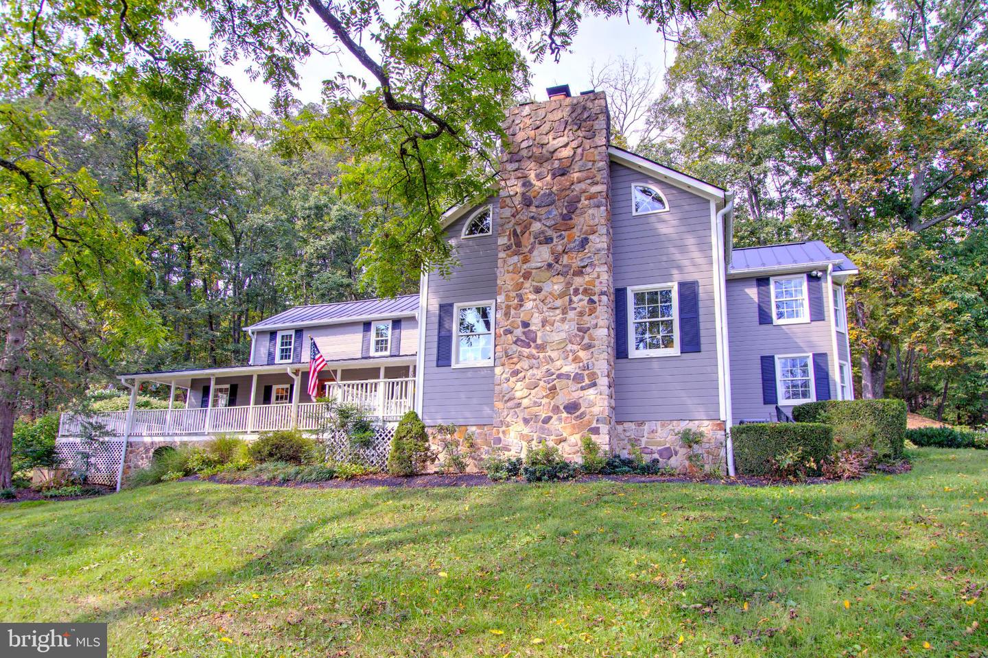 21539 OATLANDS RD, ALDIE, Virginia 20105, 4 Bedrooms Bedrooms, 7 Rooms Rooms,3 BathroomsBathrooms,Residential,For sale,21539 OATLANDS RD,VALO2107480 MLS # VALO2107480