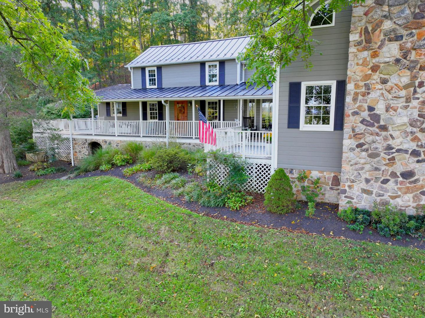 21539 OATLANDS RD, ALDIE, Virginia 20105, 4 Bedrooms Bedrooms, 7 Rooms Rooms,3 BathroomsBathrooms,Residential,For sale,21539 OATLANDS RD,VALO2107480 MLS # VALO2107480