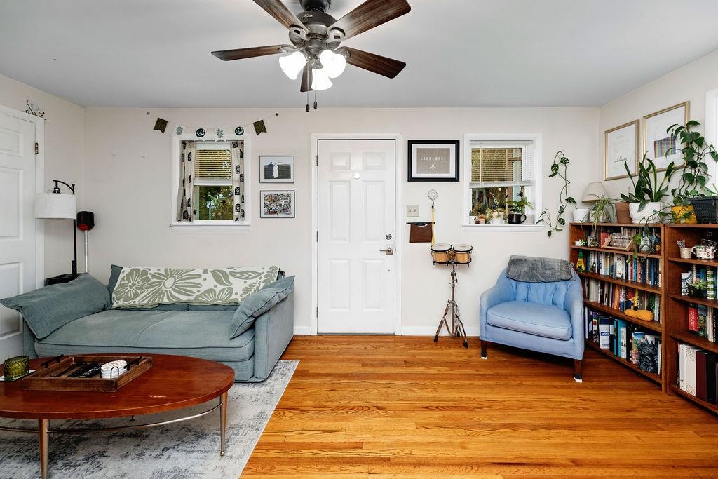 331 THOMPSON ST, STAUNTON, Virginia 24401, 2 Bedrooms Bedrooms, ,1 BathroomBathrooms,Residential,331 THOMPSON ST,669507 MLS # 669507