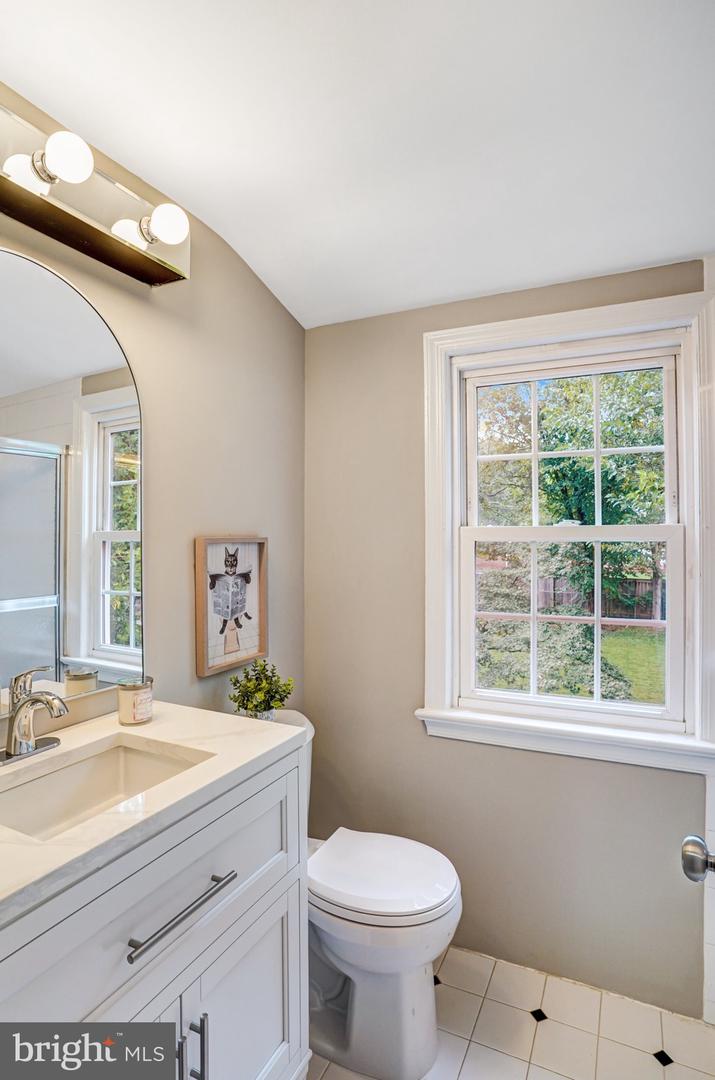 107 W CAMERON RD, FALLS CHURCH, Virginia 22046, 4 Bedrooms Bedrooms, 9 Rooms Rooms,2 BathroomsBathrooms,Residential,For sale,107 W CAMERON RD,VAFA2003300 MLS # VAFA2003300