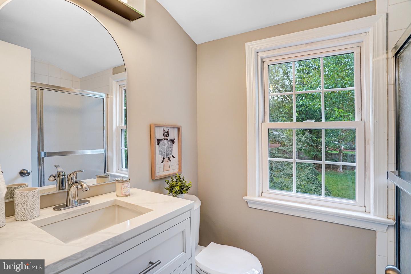 107 W CAMERON RD, FALLS CHURCH, Virginia 22046, 4 Bedrooms Bedrooms, 9 Rooms Rooms,2 BathroomsBathrooms,Residential,For sale,107 W CAMERON RD,VAFA2003300 MLS # VAFA2003300