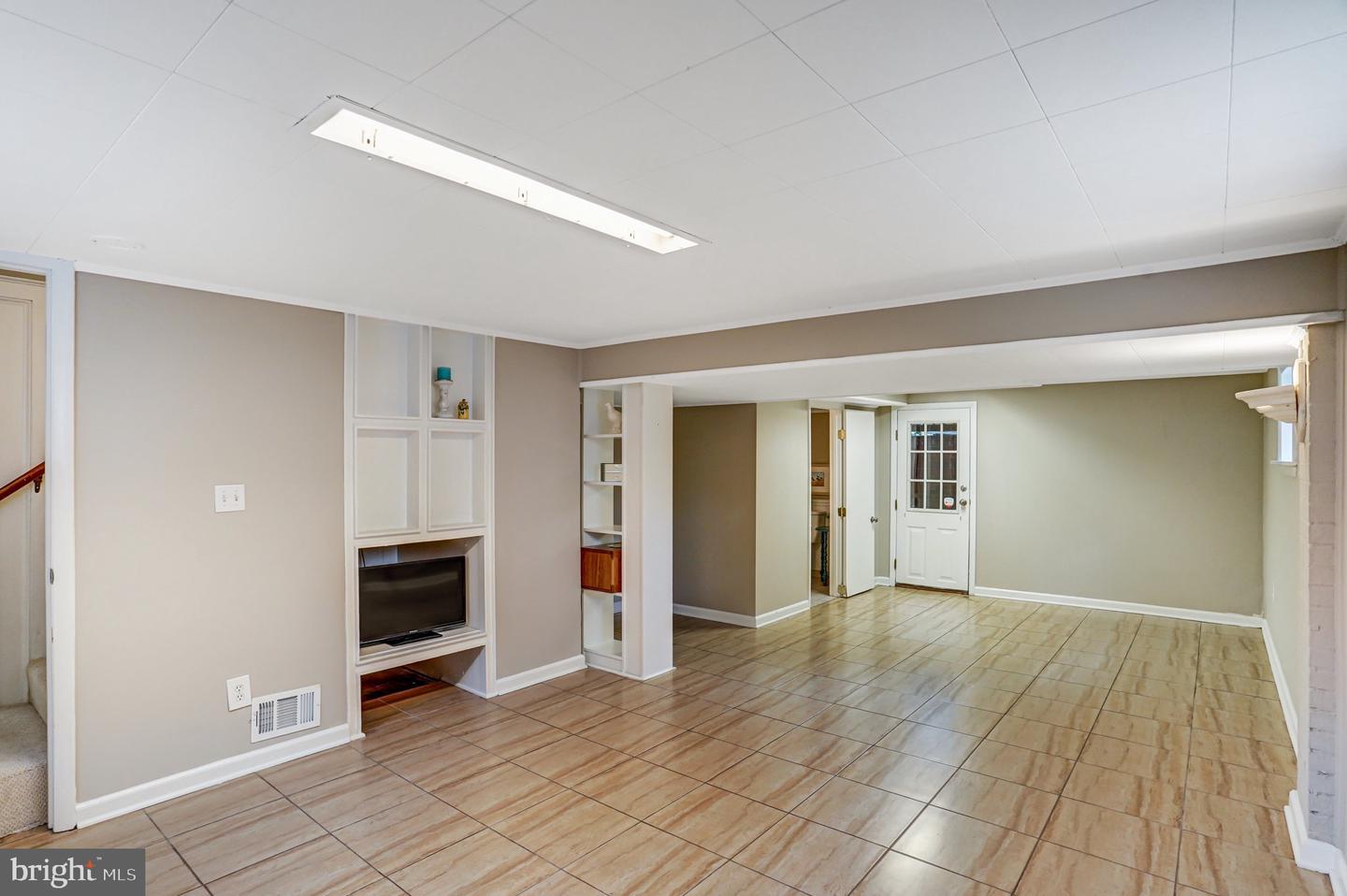 107 W CAMERON RD, FALLS CHURCH, Virginia 22046, 4 Bedrooms Bedrooms, 9 Rooms Rooms,2 BathroomsBathrooms,Residential,For sale,107 W CAMERON RD,VAFA2003300 MLS # VAFA2003300