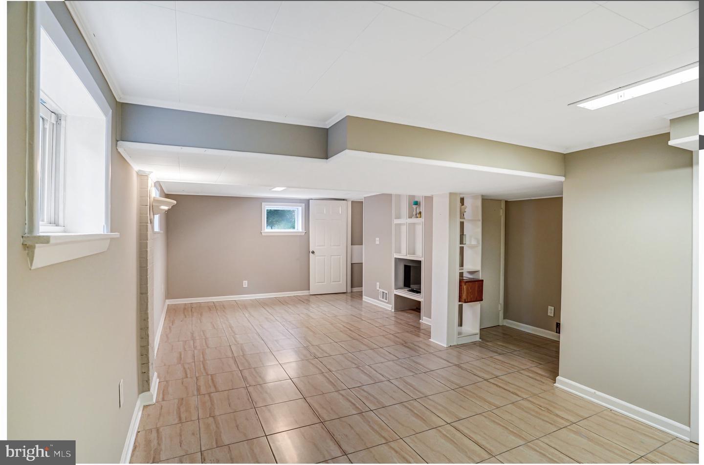 107 W CAMERON RD, FALLS CHURCH, Virginia 22046, 4 Bedrooms Bedrooms, 9 Rooms Rooms,2 BathroomsBathrooms,Residential,For sale,107 W CAMERON RD,VAFA2003300 MLS # VAFA2003300