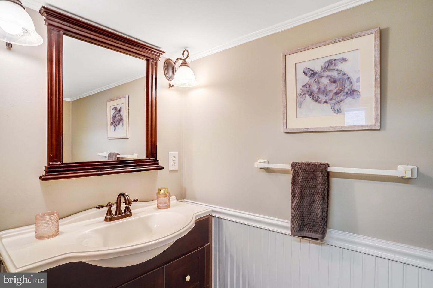 107 W CAMERON RD, FALLS CHURCH, Virginia 22046, 4 Bedrooms Bedrooms, 9 Rooms Rooms,2 BathroomsBathrooms,Residential,For sale,107 W CAMERON RD,VAFA2003300 MLS # VAFA2003300