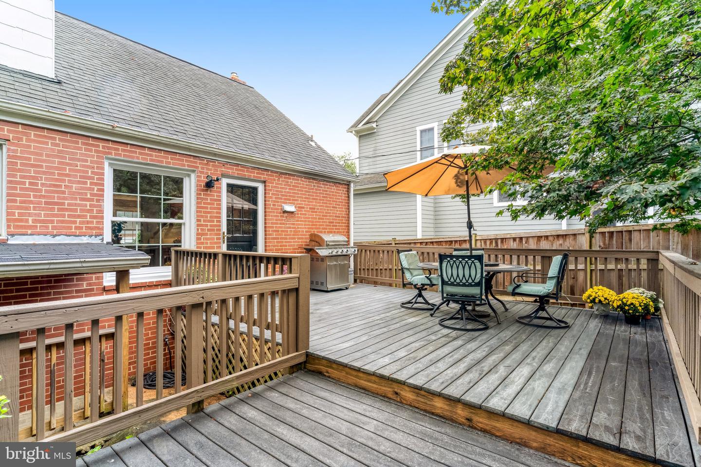 107 W CAMERON RD, FALLS CHURCH, Virginia 22046, 4 Bedrooms Bedrooms, 9 Rooms Rooms,2 BathroomsBathrooms,Residential,For sale,107 W CAMERON RD,VAFA2003300 MLS # VAFA2003300