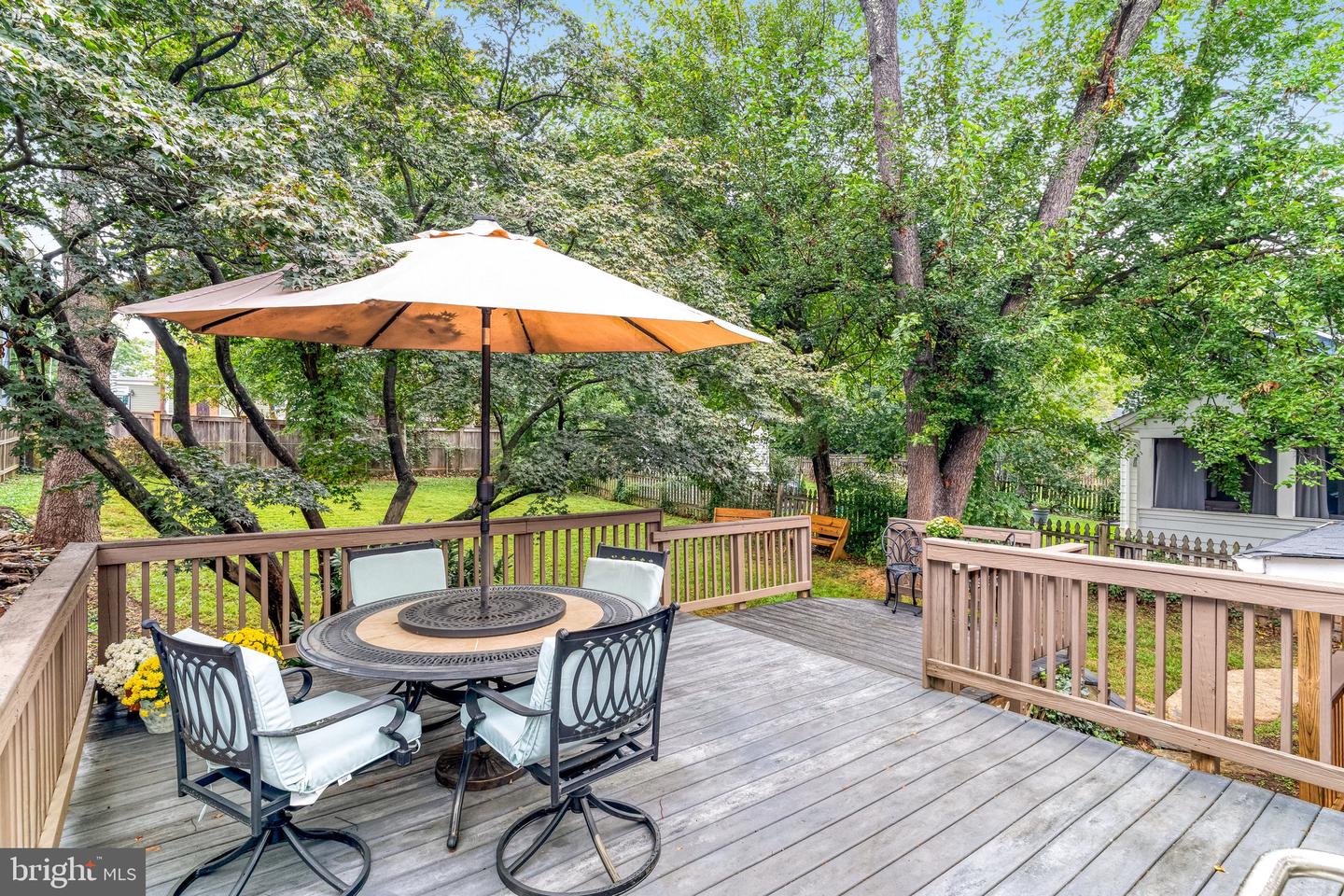 107 W CAMERON RD, FALLS CHURCH, Virginia 22046, 4 Bedrooms Bedrooms, 9 Rooms Rooms,2 BathroomsBathrooms,Residential,For sale,107 W CAMERON RD,VAFA2003300 MLS # VAFA2003300