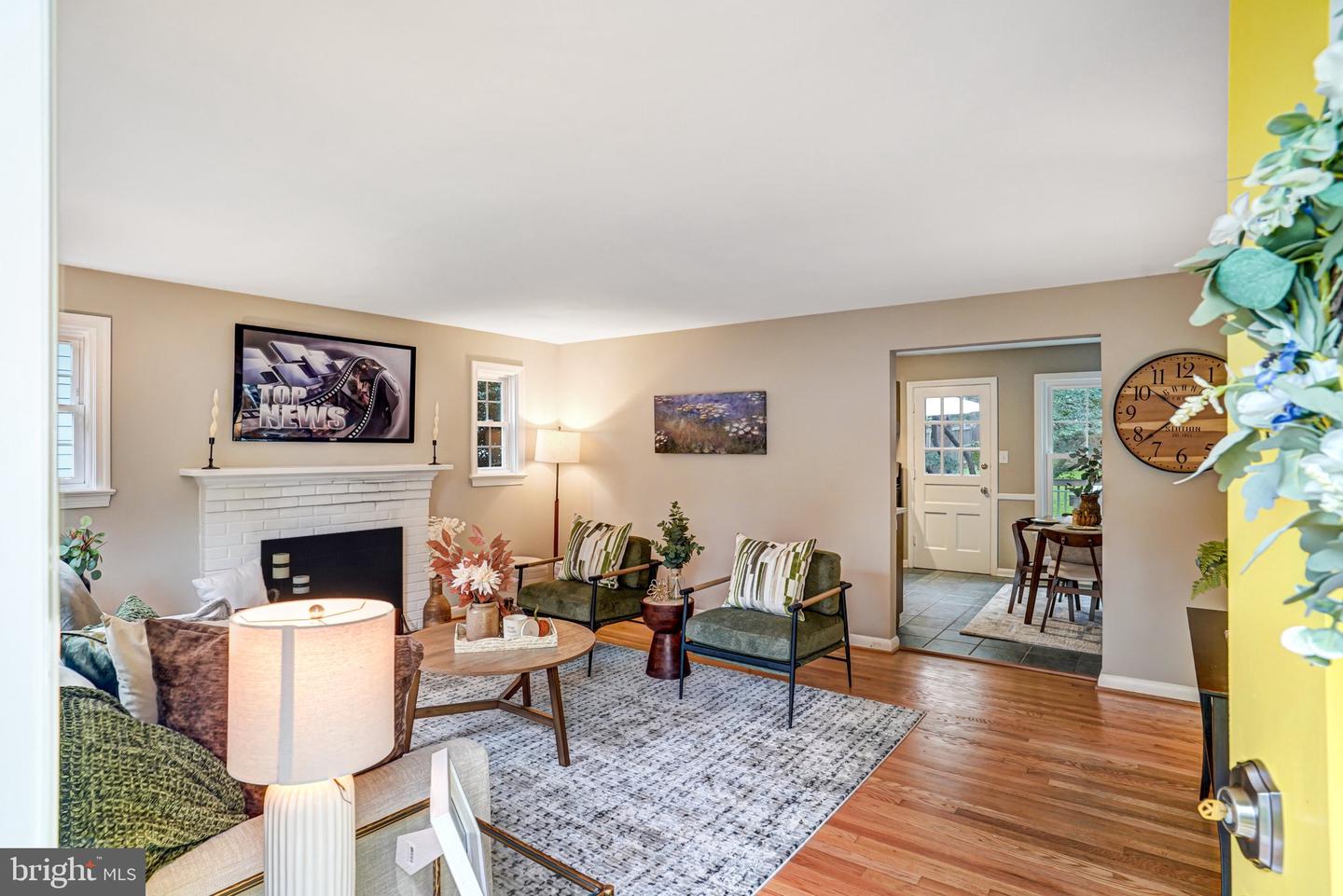 107 W CAMERON RD, FALLS CHURCH, Virginia 22046, 4 Bedrooms Bedrooms, 9 Rooms Rooms,2 BathroomsBathrooms,Residential,For sale,107 W CAMERON RD,VAFA2003300 MLS # VAFA2003300