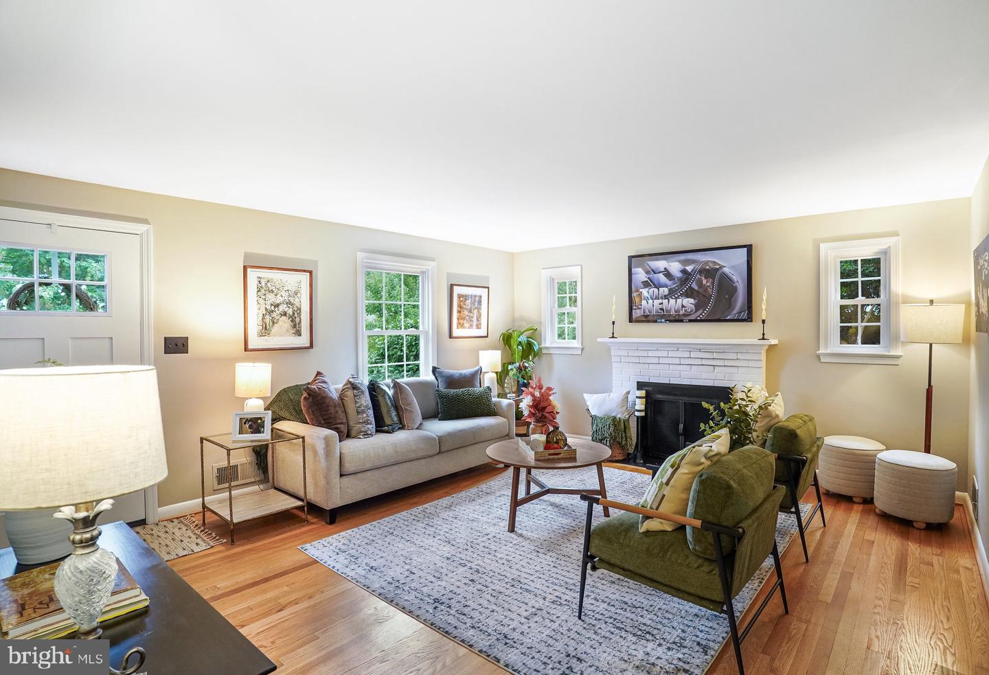 107 W CAMERON RD, FALLS CHURCH, Virginia 22046, 4 Bedrooms Bedrooms, 9 Rooms Rooms,2 BathroomsBathrooms,Residential,For sale,107 W CAMERON RD,VAFA2003300 MLS # VAFA2003300