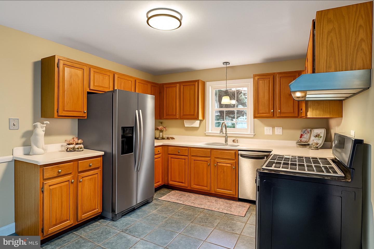 107 W CAMERON RD, FALLS CHURCH, Virginia 22046, 4 Bedrooms Bedrooms, 9 Rooms Rooms,2 BathroomsBathrooms,Residential,For sale,107 W CAMERON RD,VAFA2003300 MLS # VAFA2003300