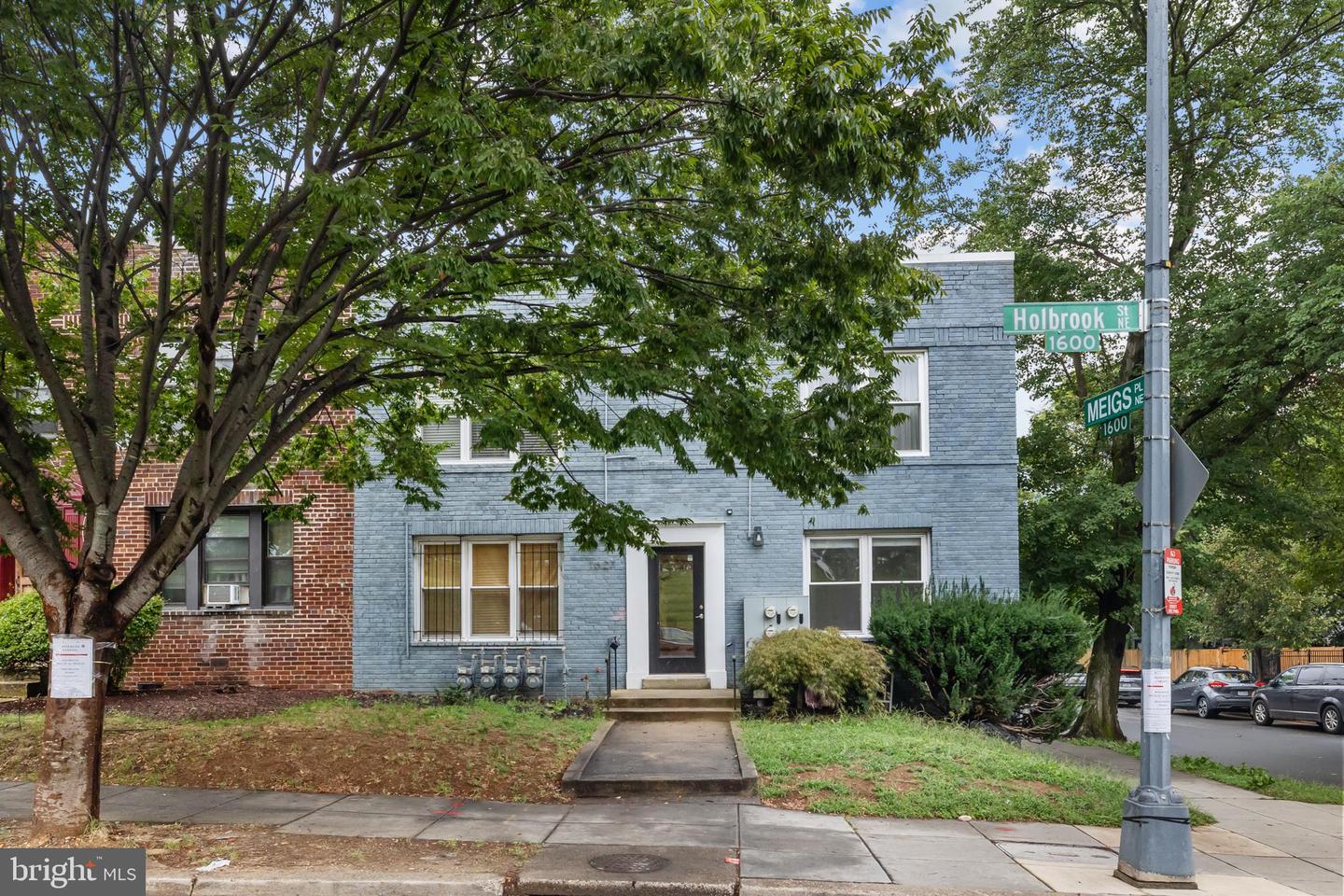1627 HOLBROOK ST NE #2, WASHINGTON, District Of Columbia 20002, 2 Bedrooms Bedrooms, ,2 BathroomsBathrooms,Residential,For sale,1627 HOLBROOK ST NE #2,DCDC2223996 MLS # DCDC2223996