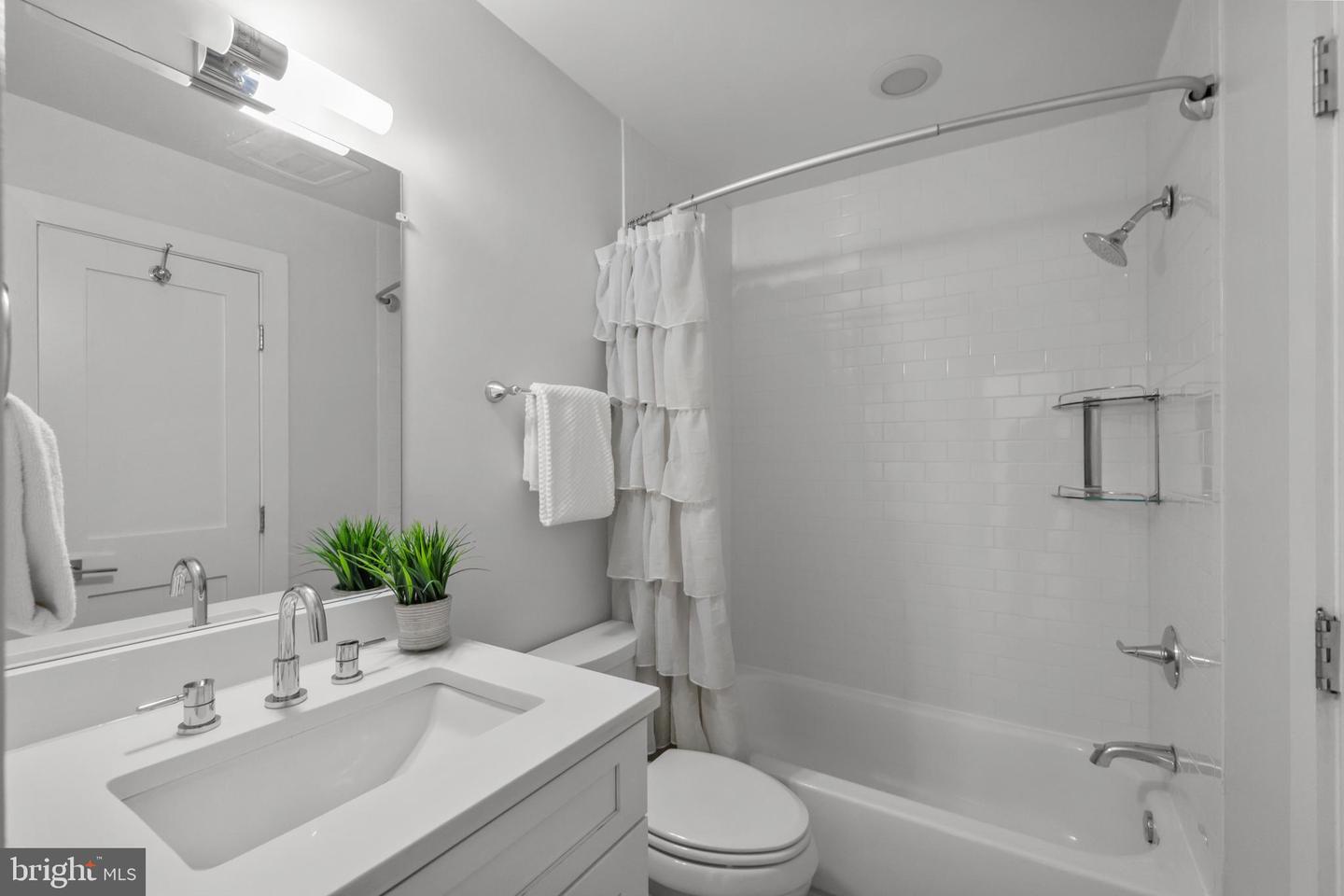 1627 HOLBROOK ST NE #2, WASHINGTON, District Of Columbia 20002, 2 Bedrooms Bedrooms, ,2 BathroomsBathrooms,Residential,For sale,1627 HOLBROOK ST NE #2,DCDC2223996 MLS # DCDC2223996