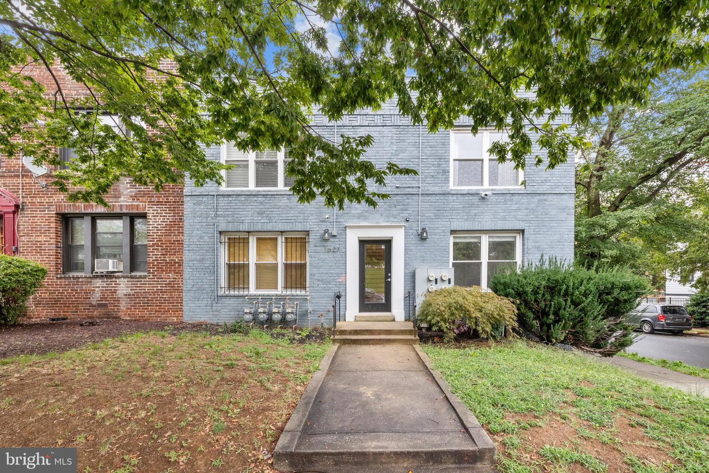 1627 HOLBROOK ST NE #2, WASHINGTON, District Of Columbia 20002, 2 Bedrooms Bedrooms, ,2 BathroomsBathrooms,Residential,For sale,1627 HOLBROOK ST NE #2,DCDC2223996 MLS # DCDC2223996