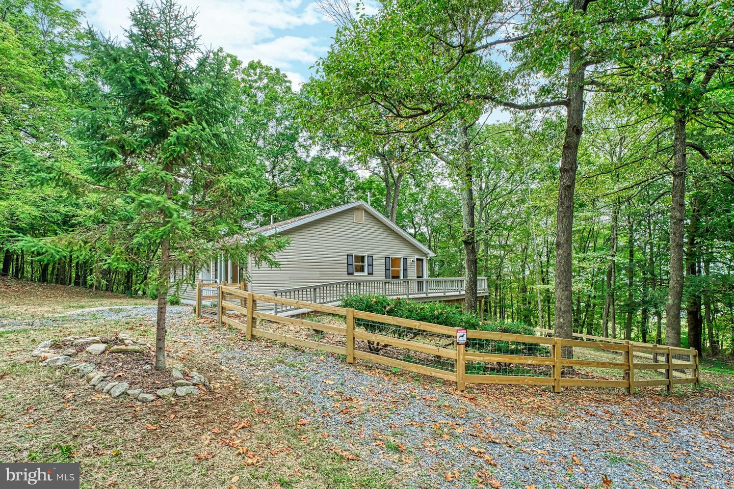 37740 LONG LN, LOVETTSVILLE, Virginia 20180, 4 Bedrooms Bedrooms, ,3 BathroomsBathrooms,Residential,For sale,37740 LONG LN,VALO2107512 MLS # VALO2107512