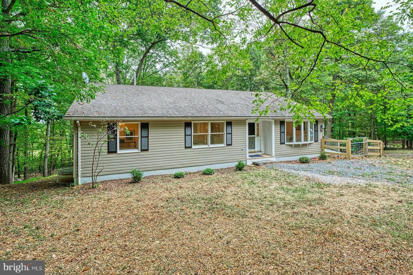 37740 LONG LN, LOVETTSVILLE, Virginia 20180, 4 Bedrooms Bedrooms, ,3 BathroomsBathrooms,Residential,For sale,37740 LONG LN,VALO2107512 MLS # VALO2107512