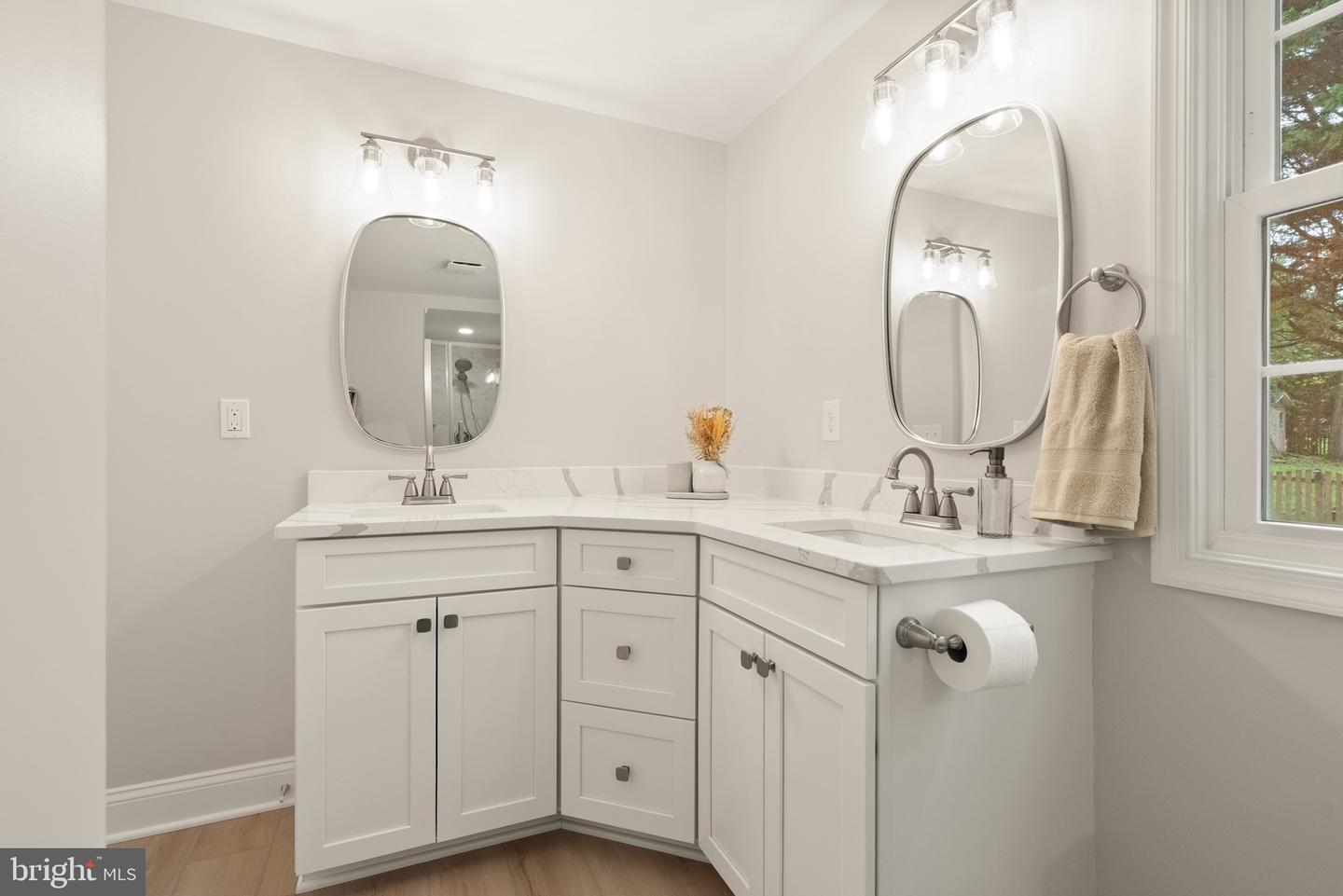 13987 CABELLS MILL DR, CENTREVILLE, Virginia 20120, 4 Bedrooms Bedrooms, ,2 BathroomsBathrooms,Residential,For sale,13987 CABELLS MILL DR,VAFX2269068 MLS # VAFX2269068